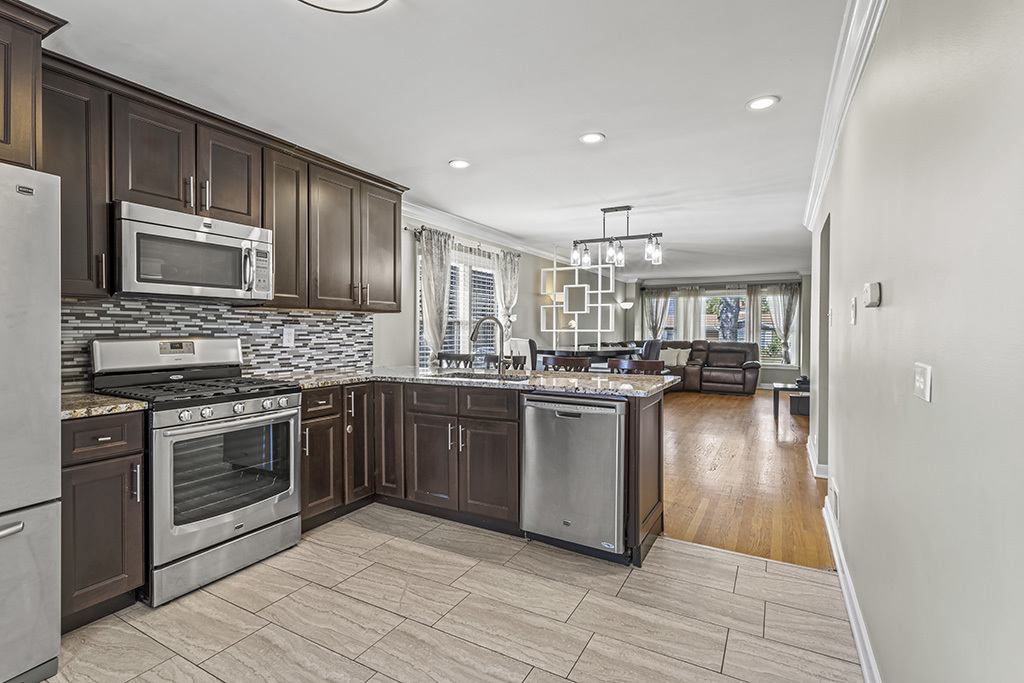 10207 S Keeler Avenue, Oak Lawn, IL 60453