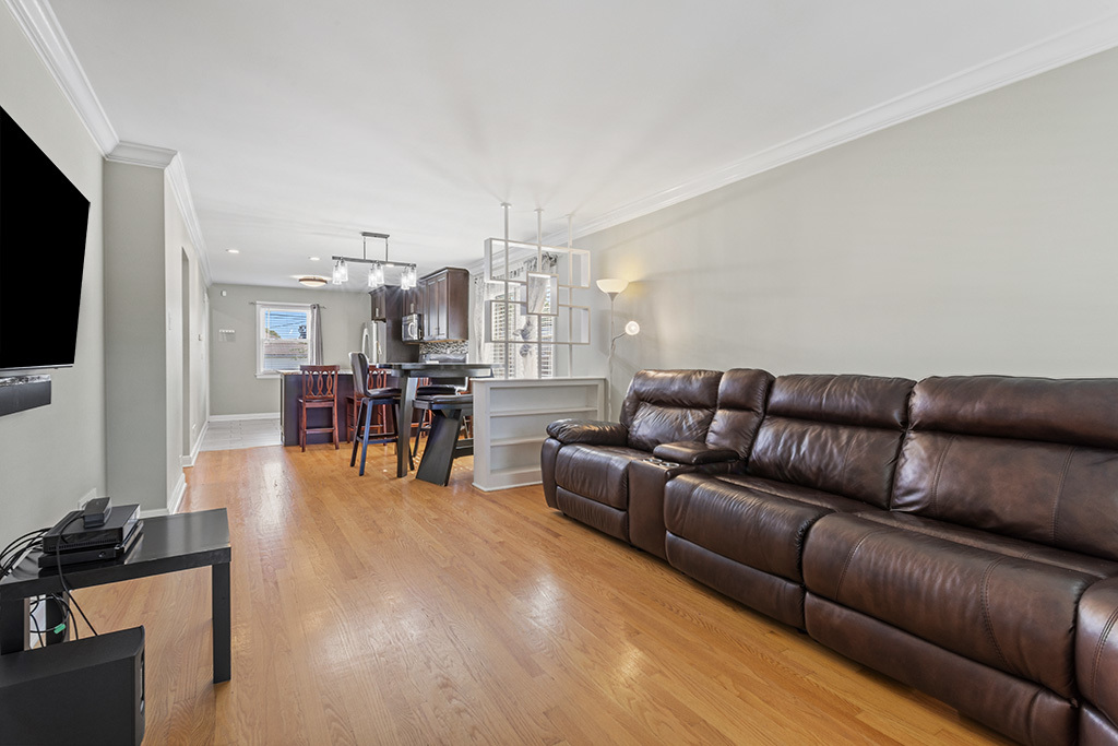 10207 S Keeler Avenue, Oak Lawn, IL 60453