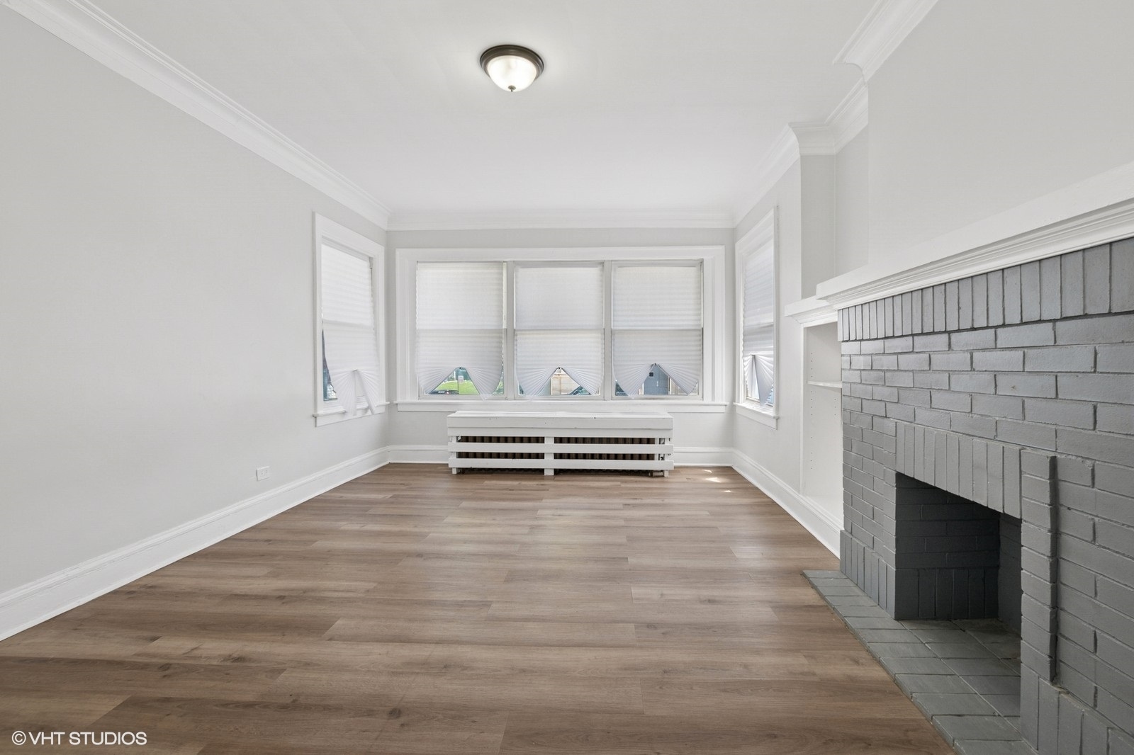 7440 S Ingleside Avenue, Chicago, IL 60619