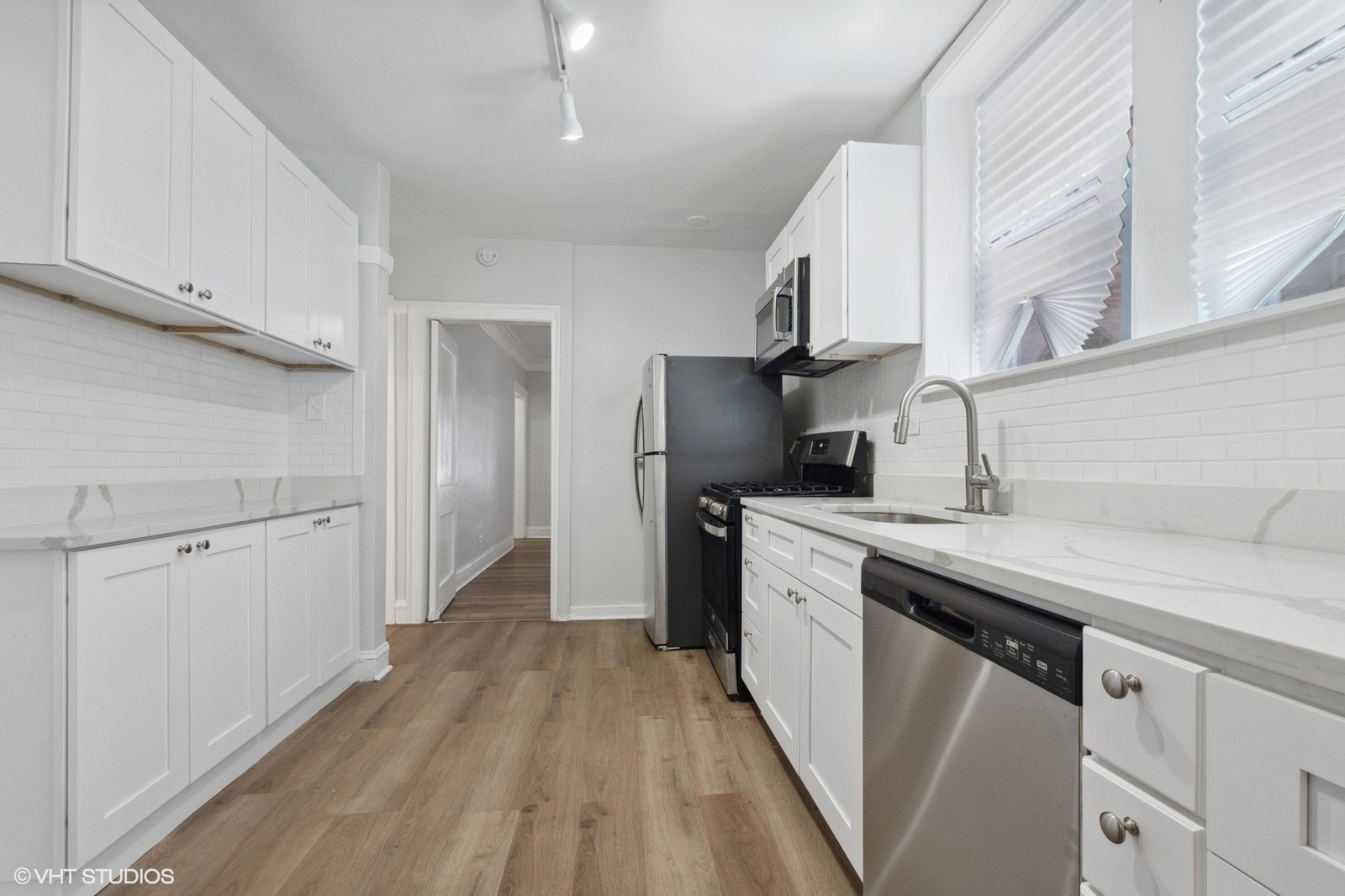 7440 S Ingleside Avenue, Chicago, IL 60619