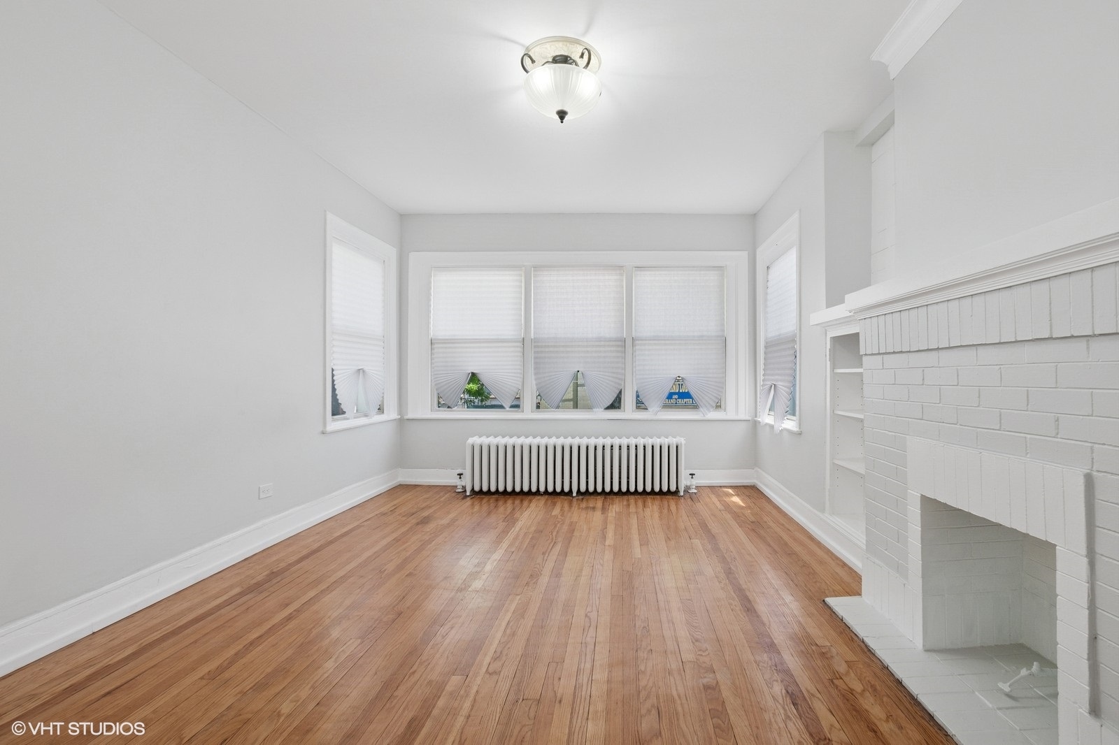 7440 S Ingleside Avenue, Chicago, IL 60619