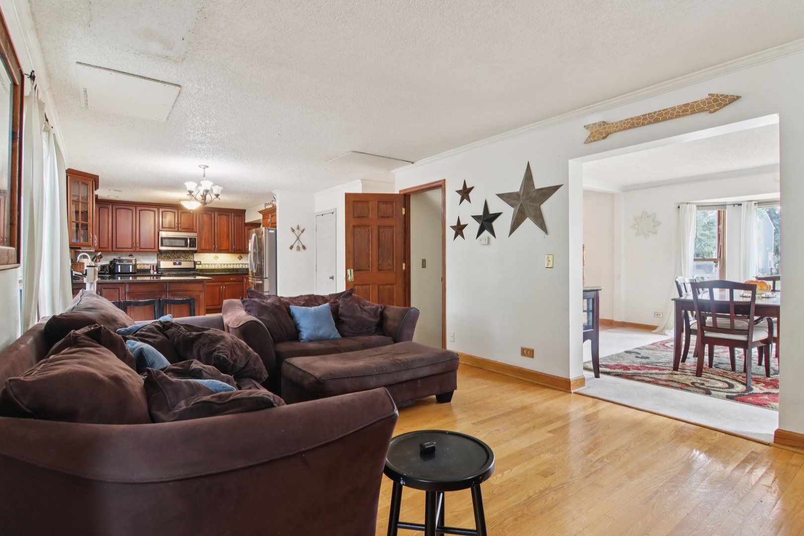 308 HOMEWOOD Drive, Bolingbrook, IL 60440