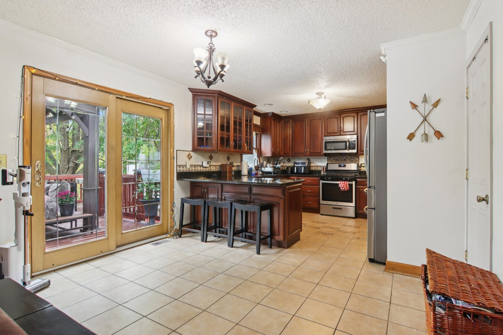 308 HOMEWOOD Drive, Bolingbrook, IL 60440