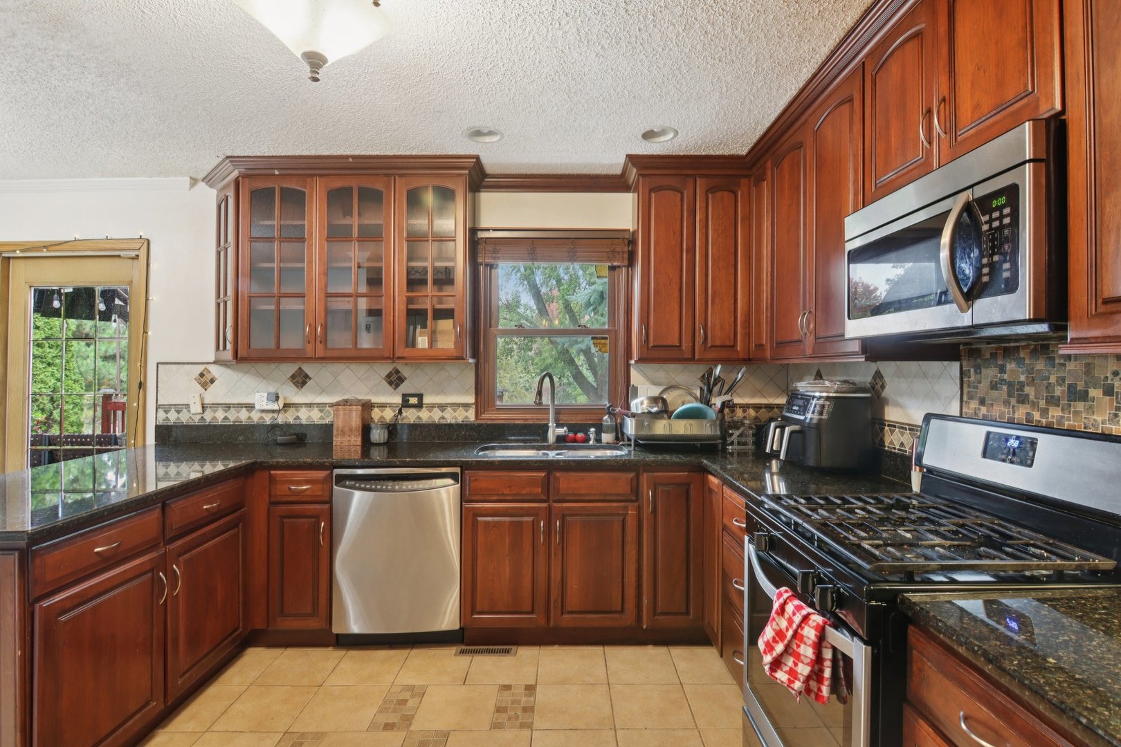 308 HOMEWOOD Drive, Bolingbrook, IL 60440