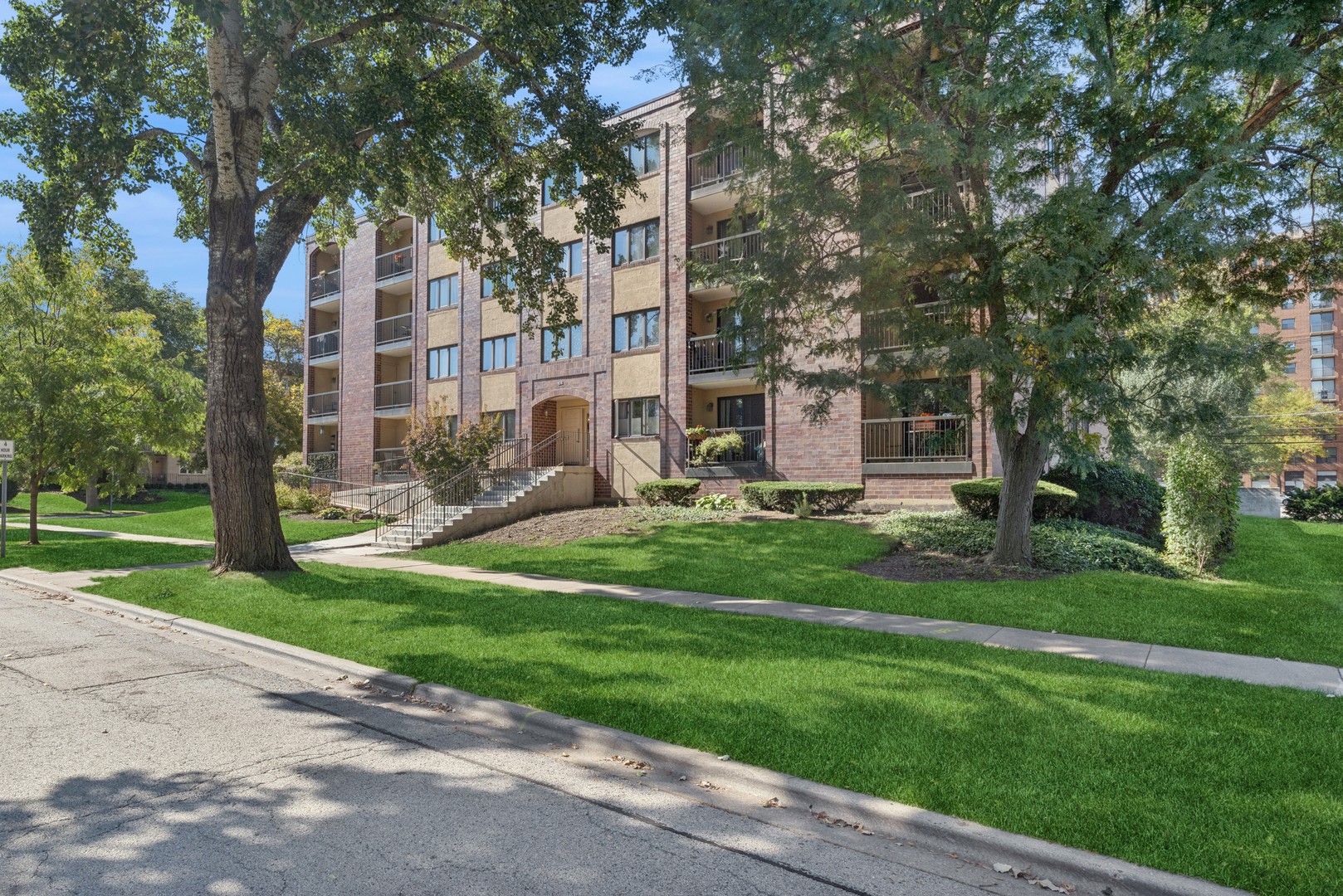104 N Pine Avenue #505, Arlington Heights, IL 60004