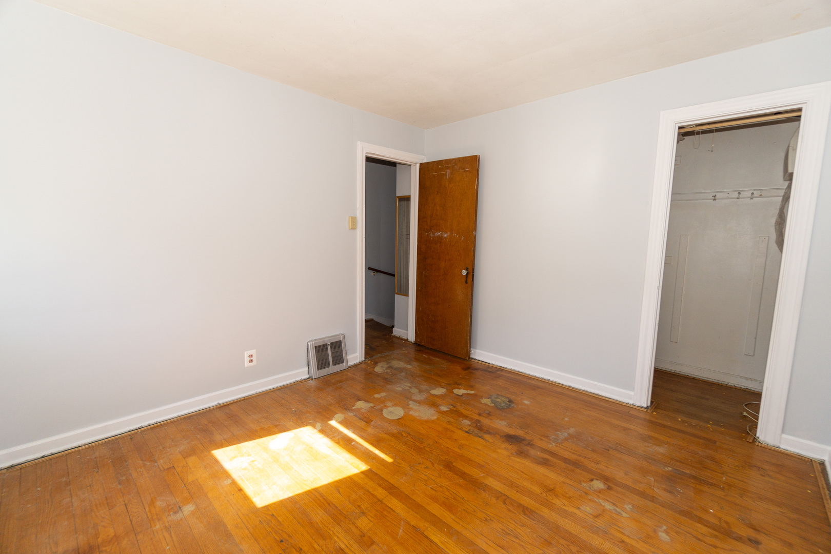 1844 Illinois Street, Des Plaines, IL 60018