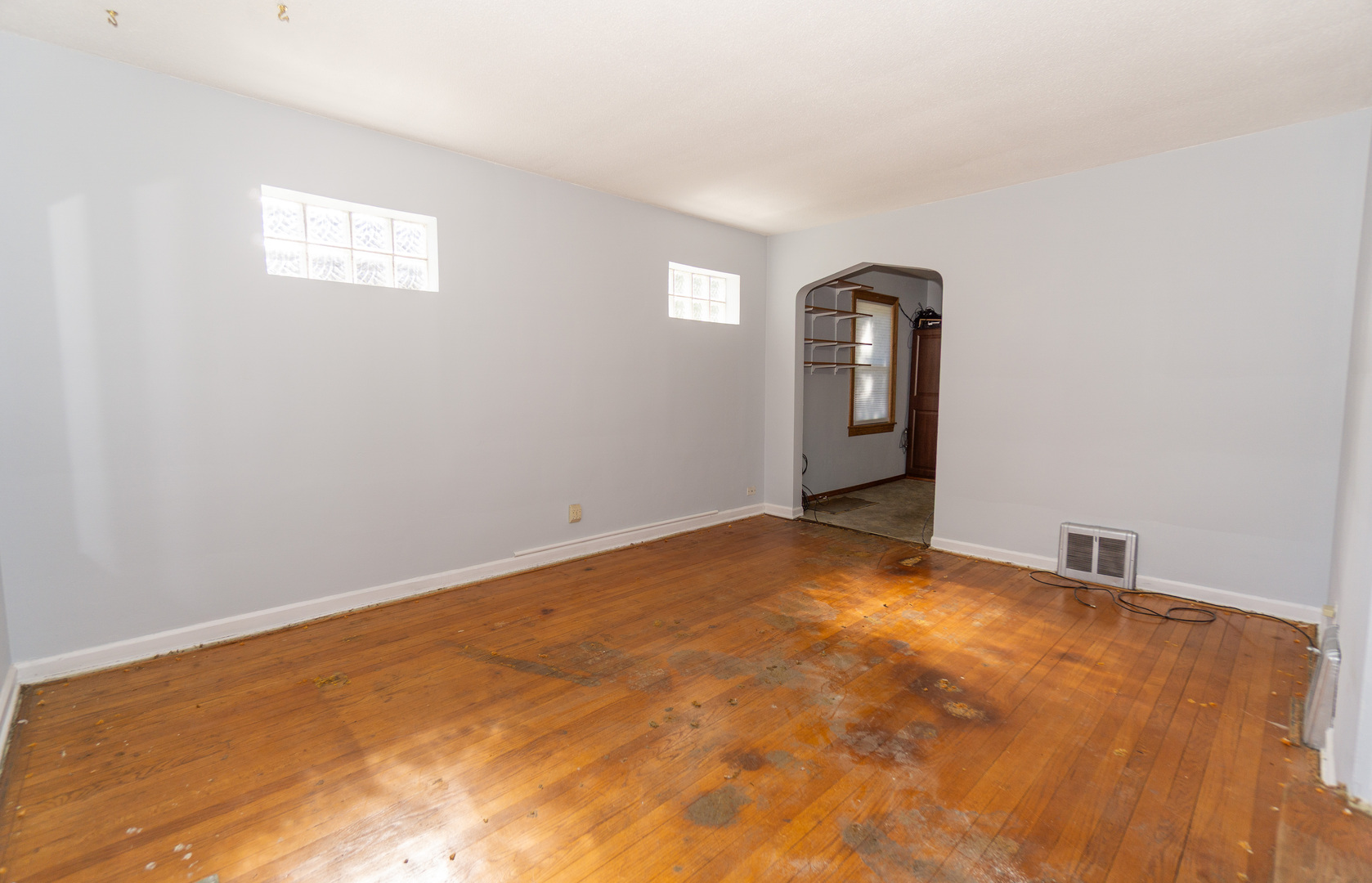 1844 Illinois Street, Des Plaines, IL 60018