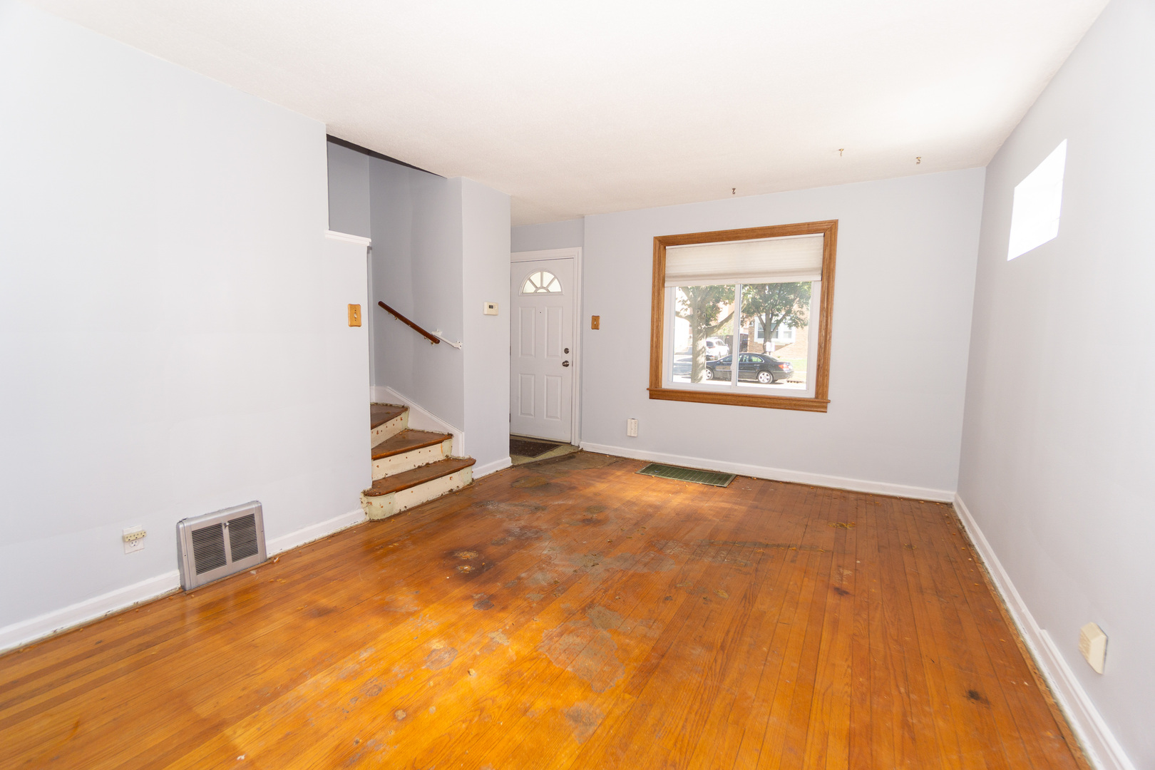 1844 Illinois Street, Des Plaines, IL 60018