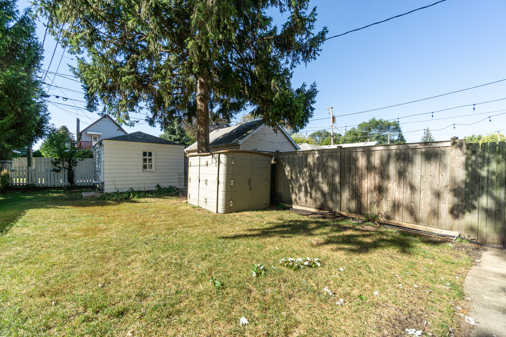 1844 Illinois Street, Des Plaines, IL 60018