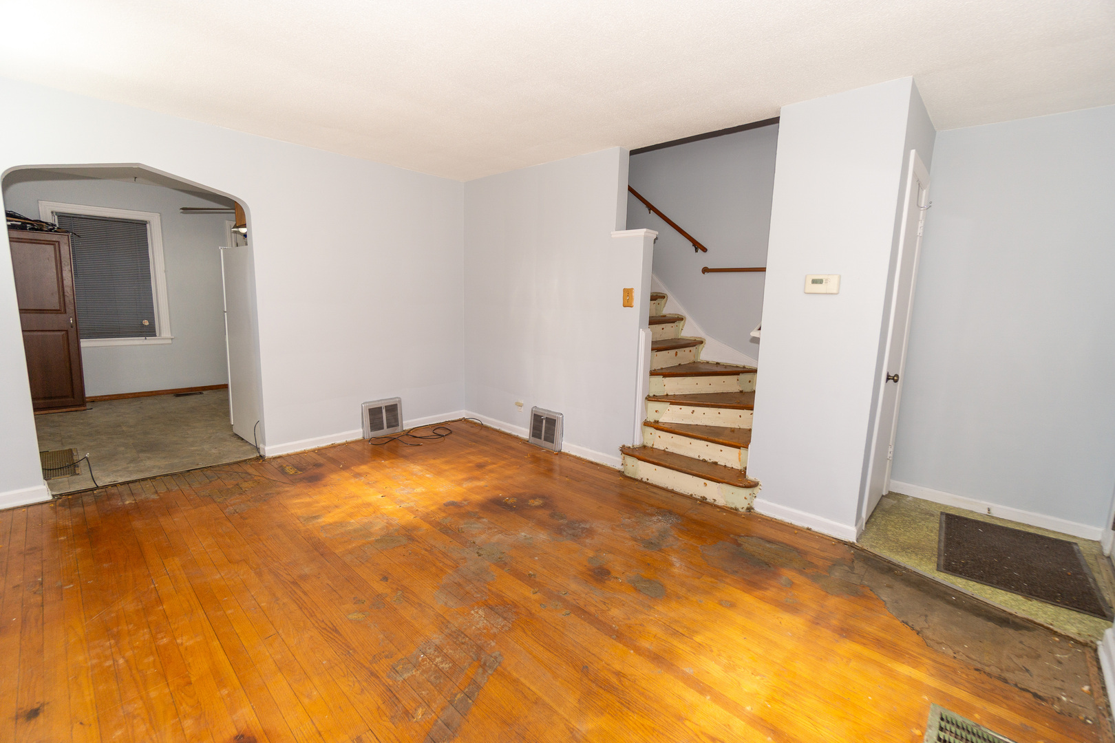 1844 Illinois Street, Des Plaines, IL 60018