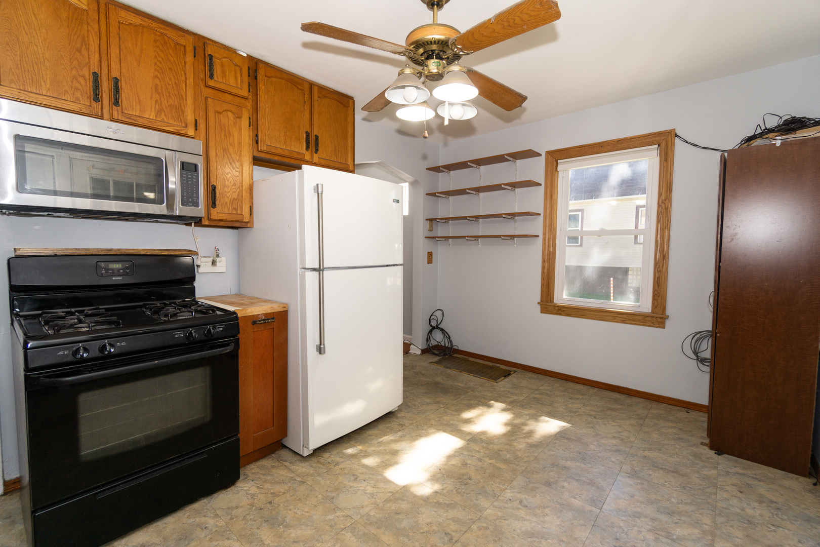 1844 Illinois Street, Des Plaines, IL 60018