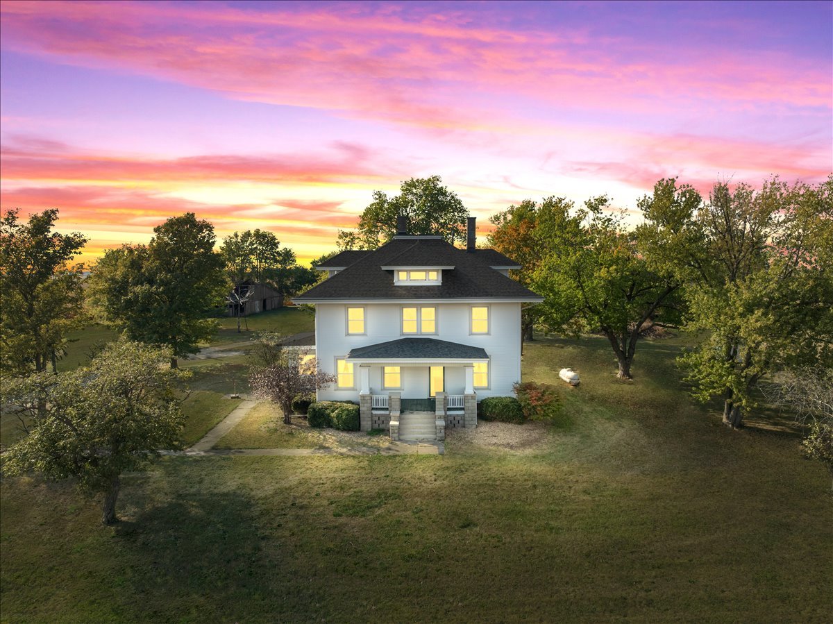 29758 N 2850 East Road, Chenoa, IL 61726