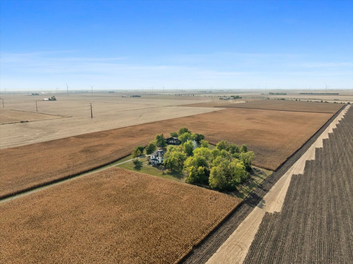 29758 N 2850 East Road, Chenoa, IL 61726