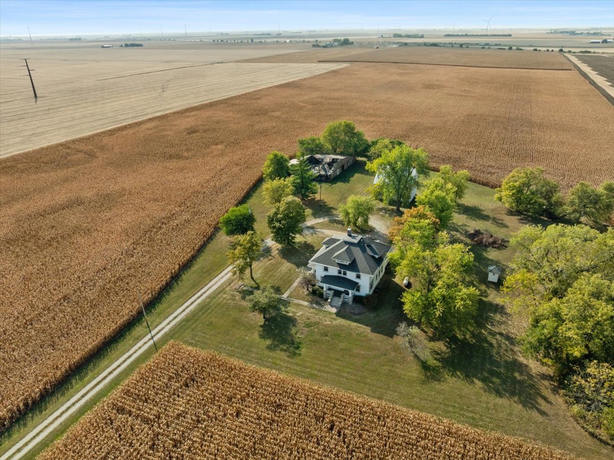 29758 N 2850 East Road, Chenoa, IL 61726