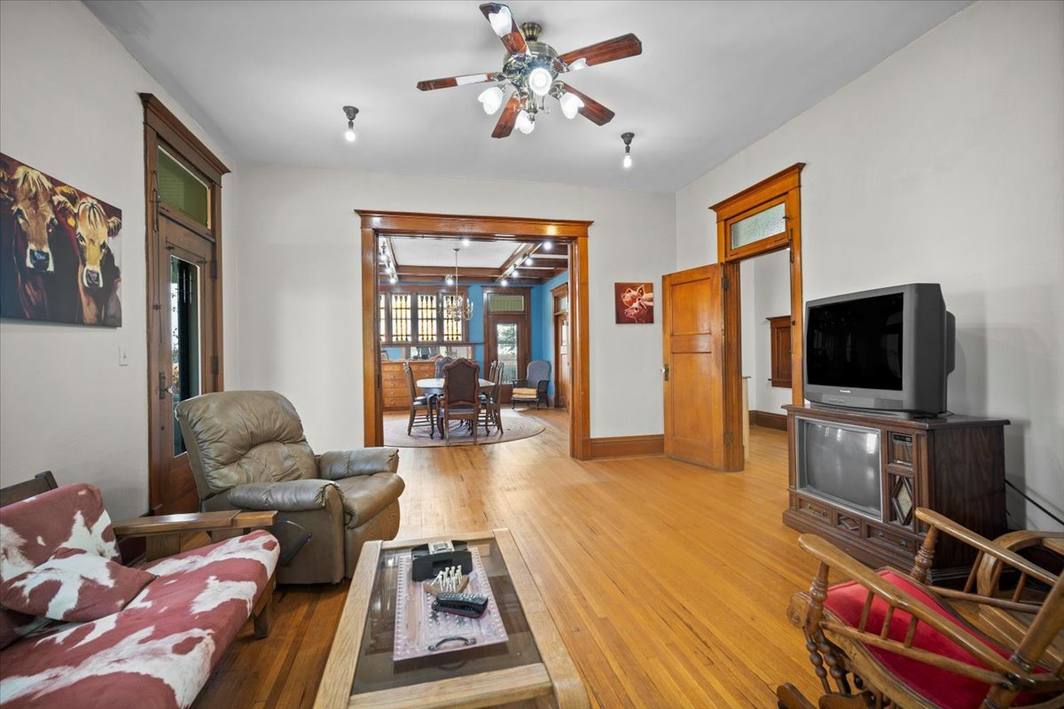 29758 N 2850 East Road, Chenoa, IL 61726