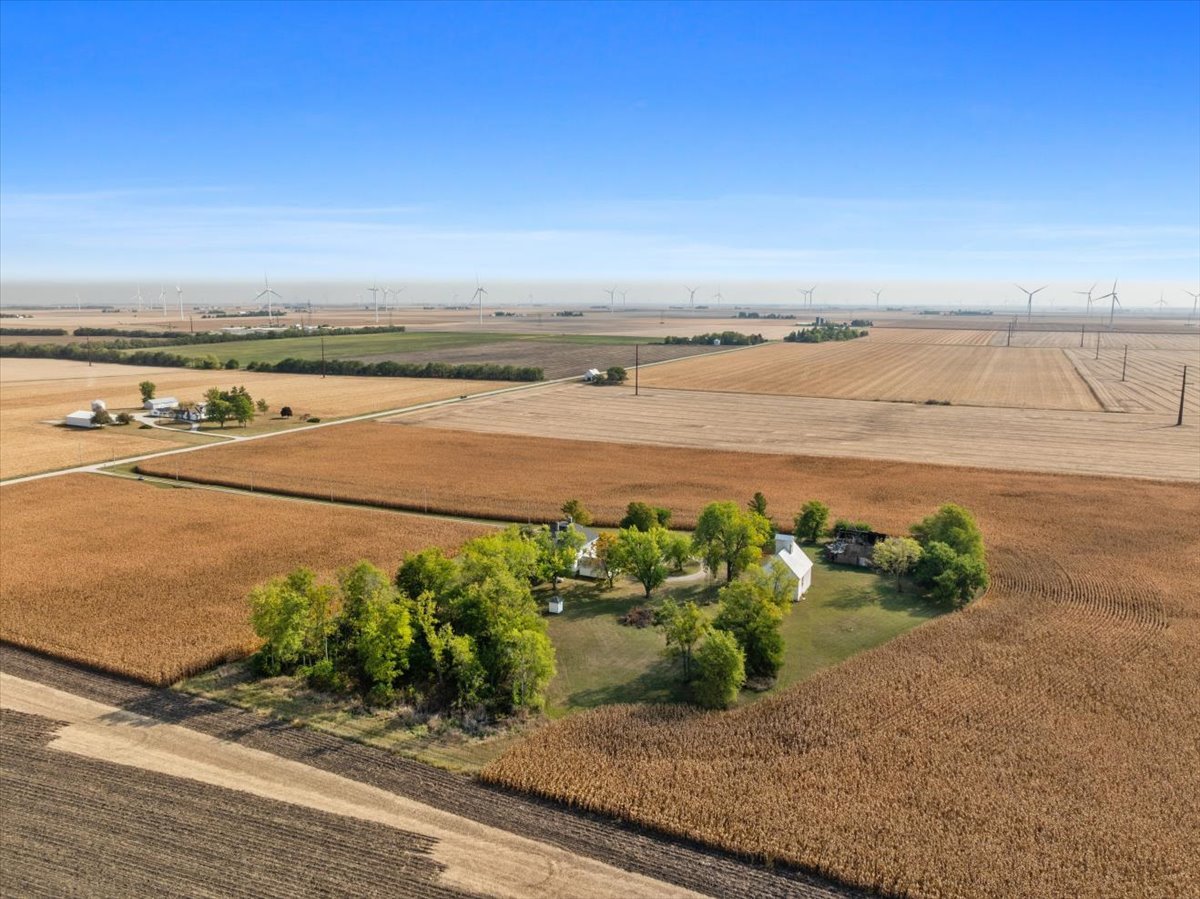 29758 N 2850 East Road, Chenoa, IL 61726