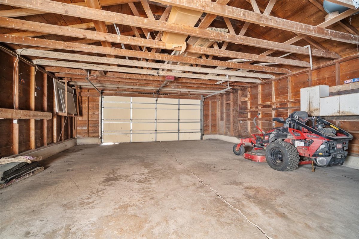 29758 N 2850 East Road, Chenoa, IL 61726