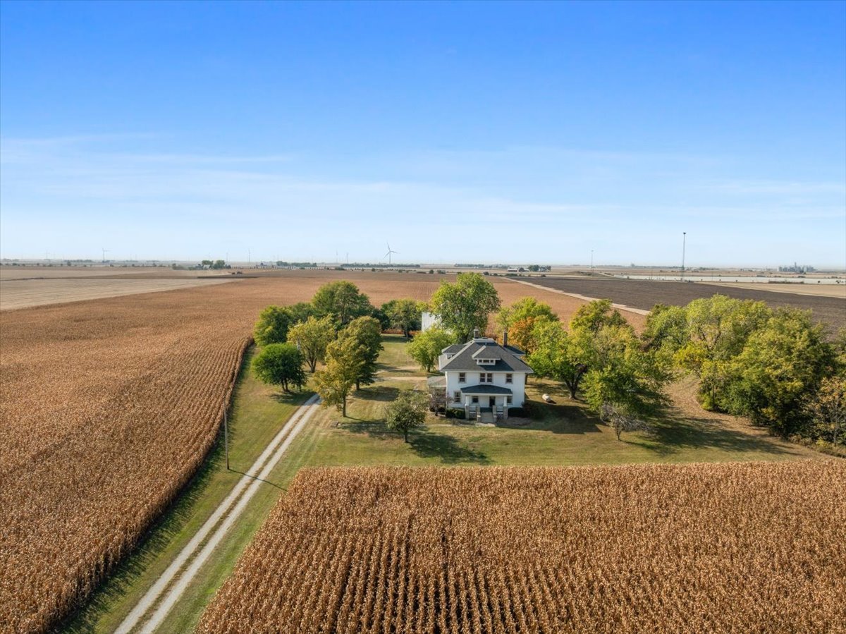 29758 N 2850 East Road, Chenoa, IL 61726