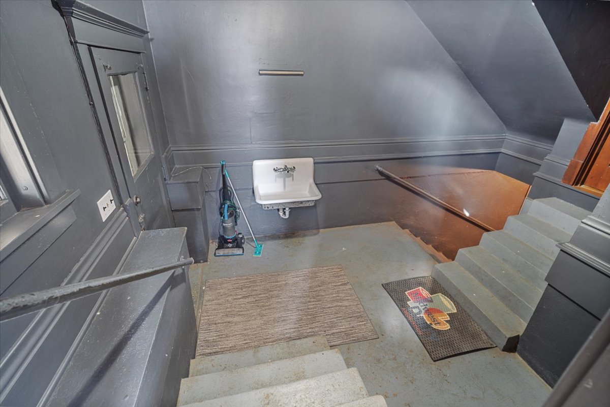 29758 N 2850 East Road, Chenoa, IL 61726