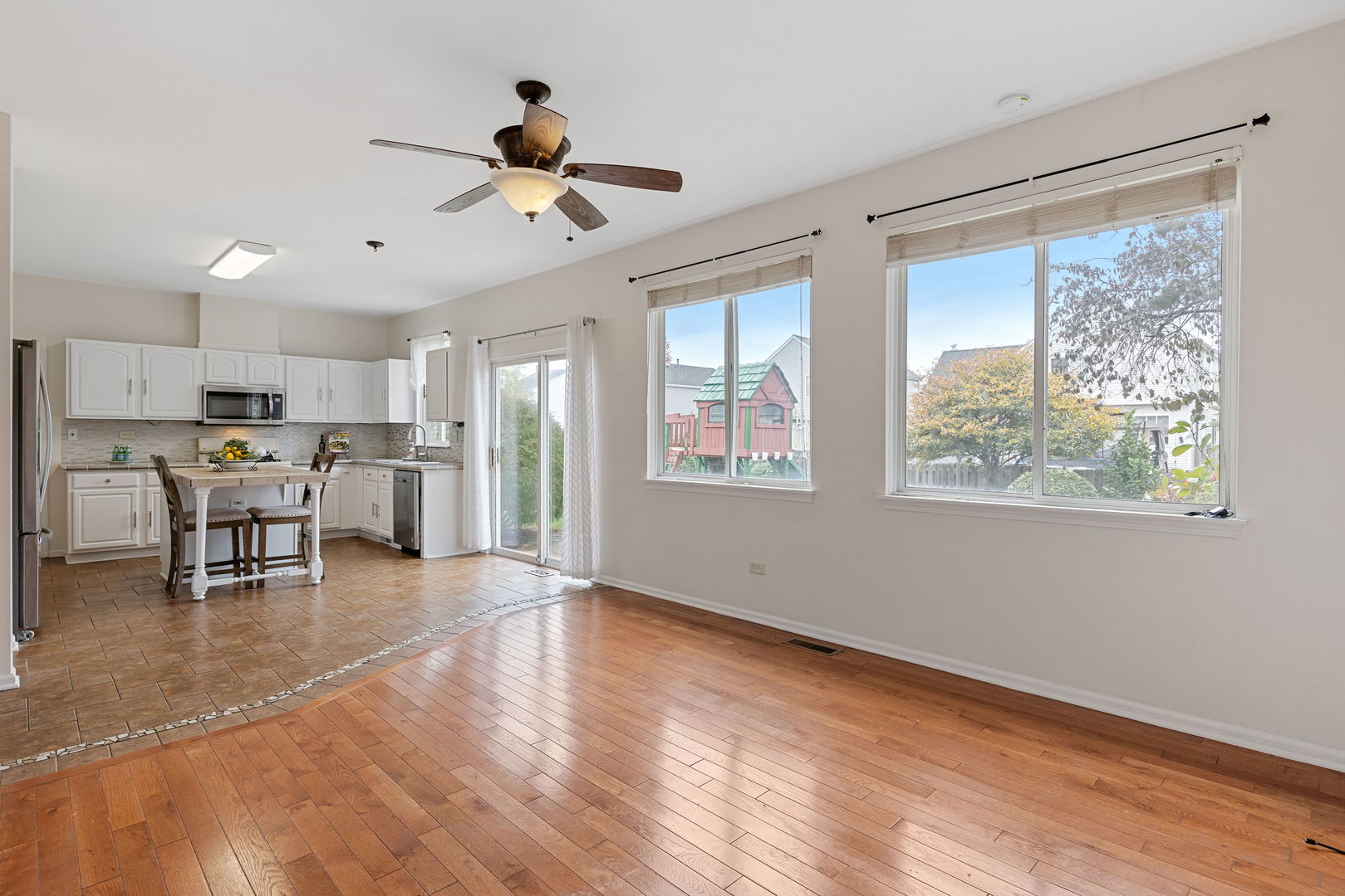 2417 Geneva Lane, Montgomery, IL 60538