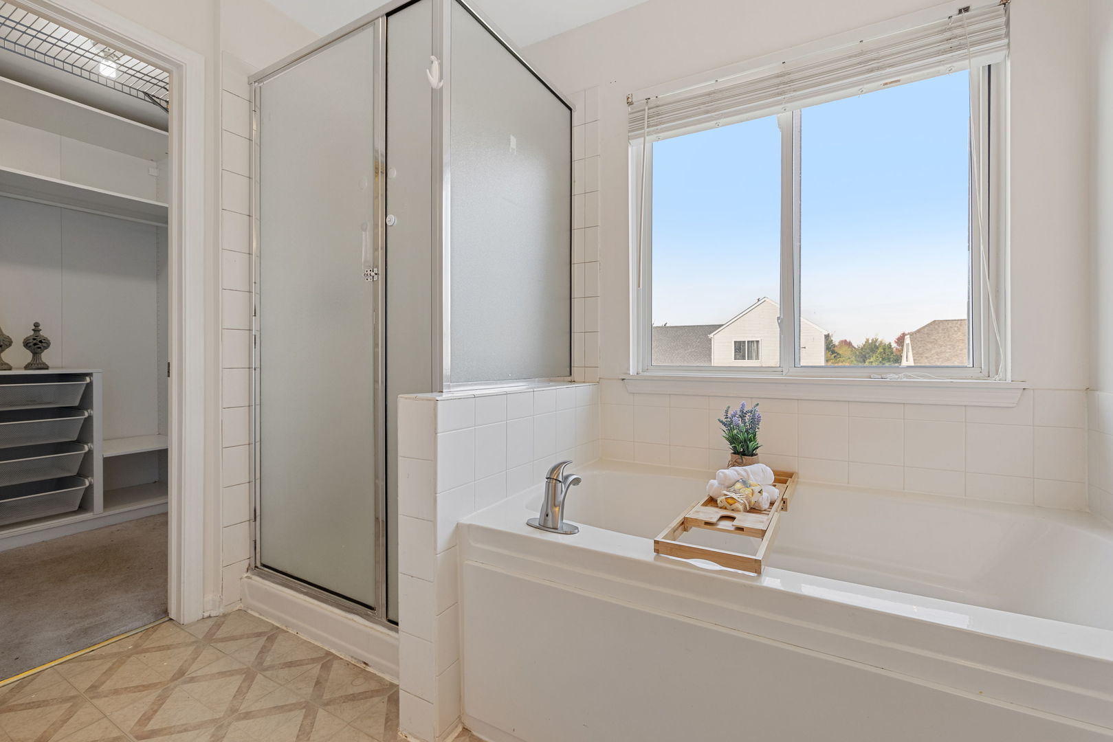 2417 Geneva Lane, Montgomery, IL 60538