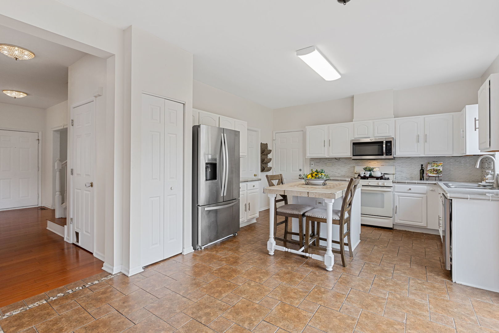 2417 Geneva Lane, Montgomery, IL 60538