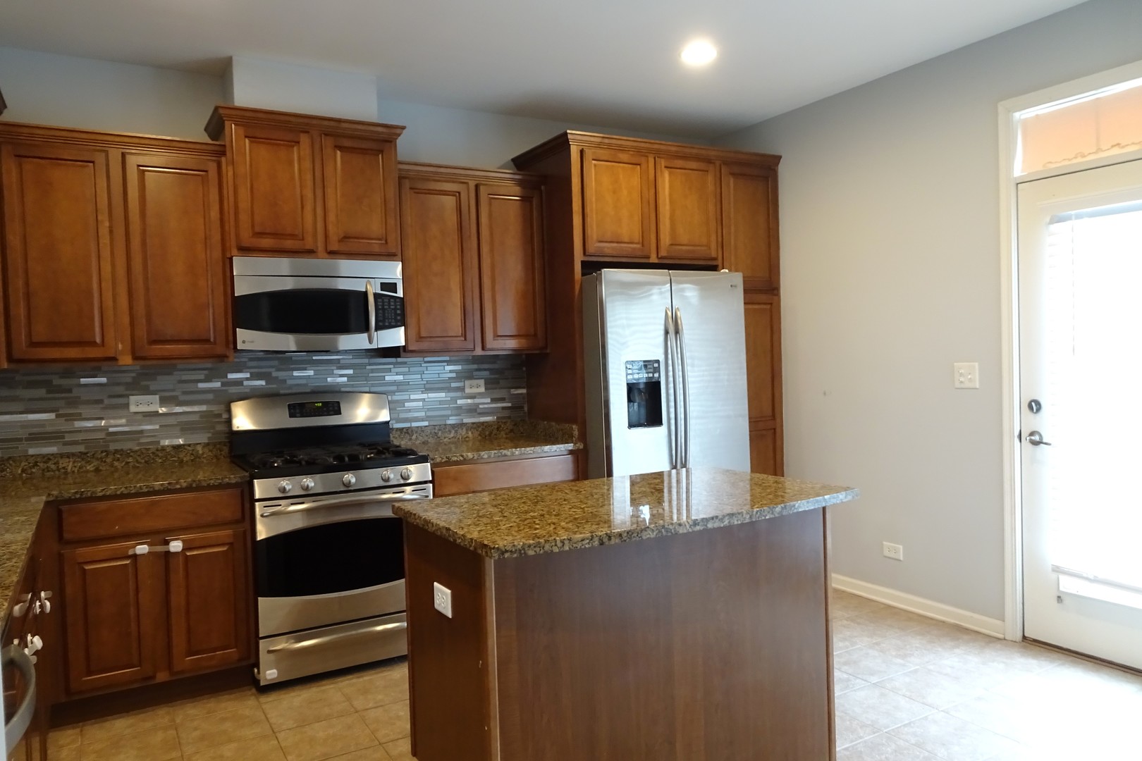 2203 S Crambourne Way, Arlington Heights, IL 60005