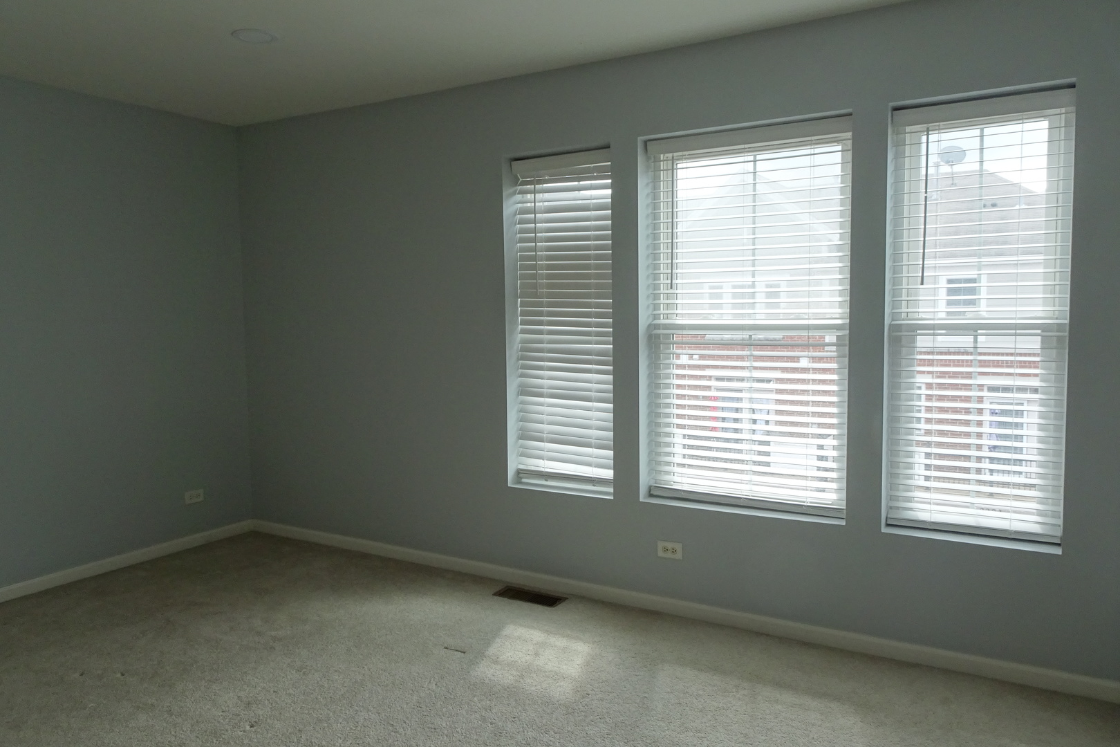 2203 S Crambourne Way, Arlington Heights, IL 60005