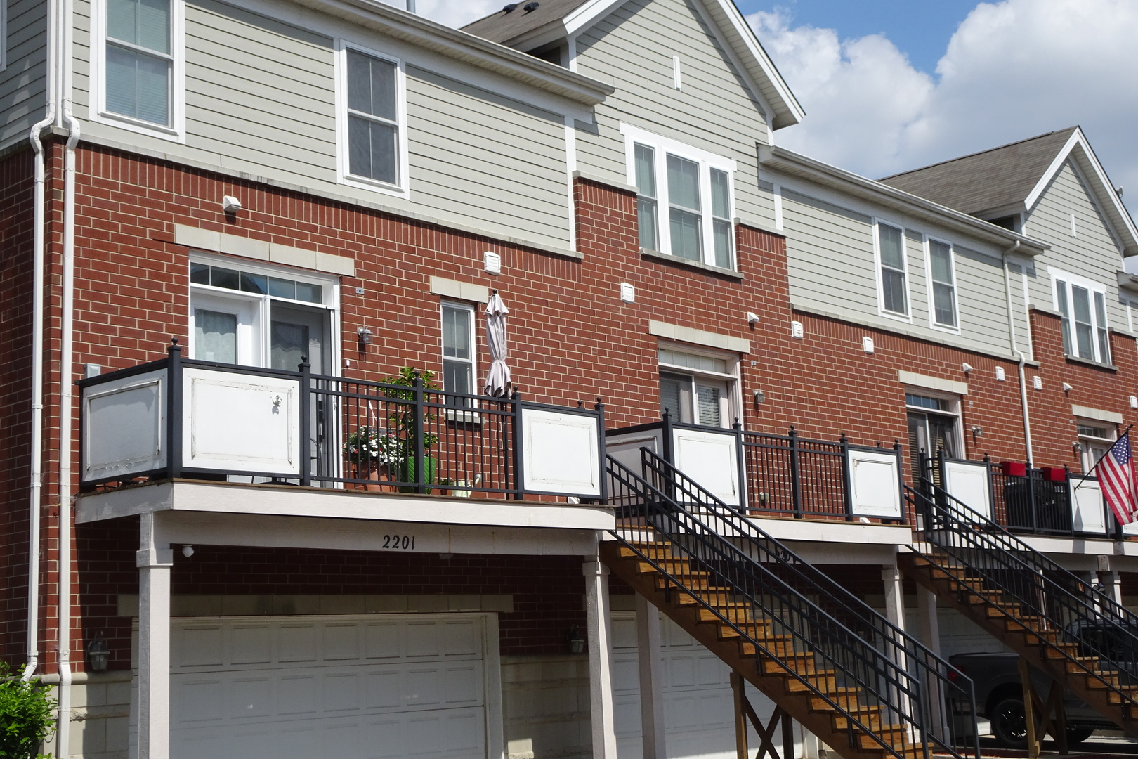 2203 S Crambourne Way, Arlington Heights, IL 60005