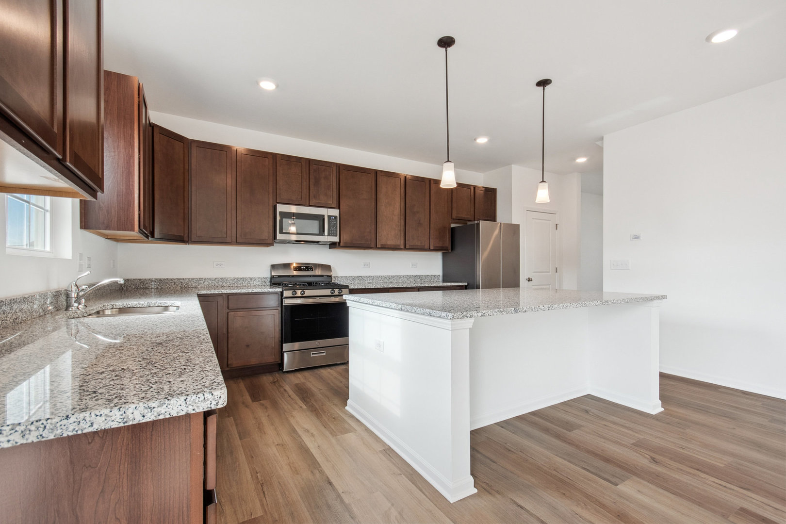 608 Henry Lane, Oswego, IL 60543