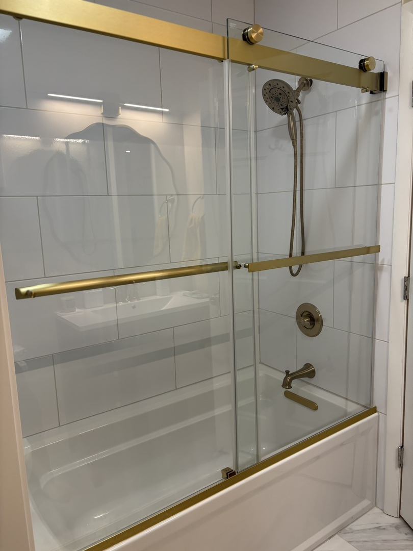 3059 N Lincoln Avenue #B, Chicago, IL 60657