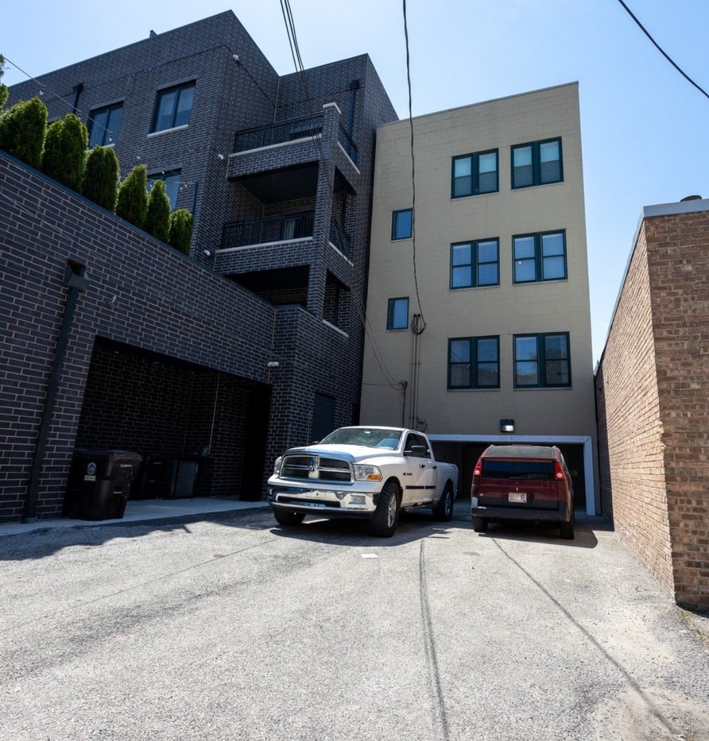 3059 N Lincoln Avenue #B, Chicago, IL 60657