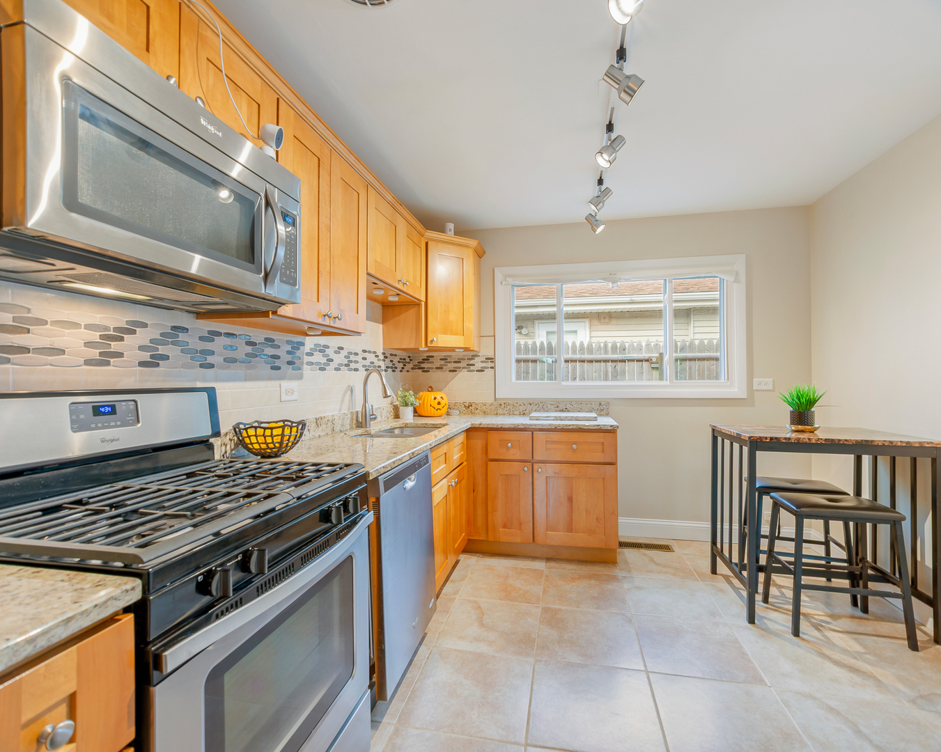 17157 Walter Street, Lansing, IL 60438