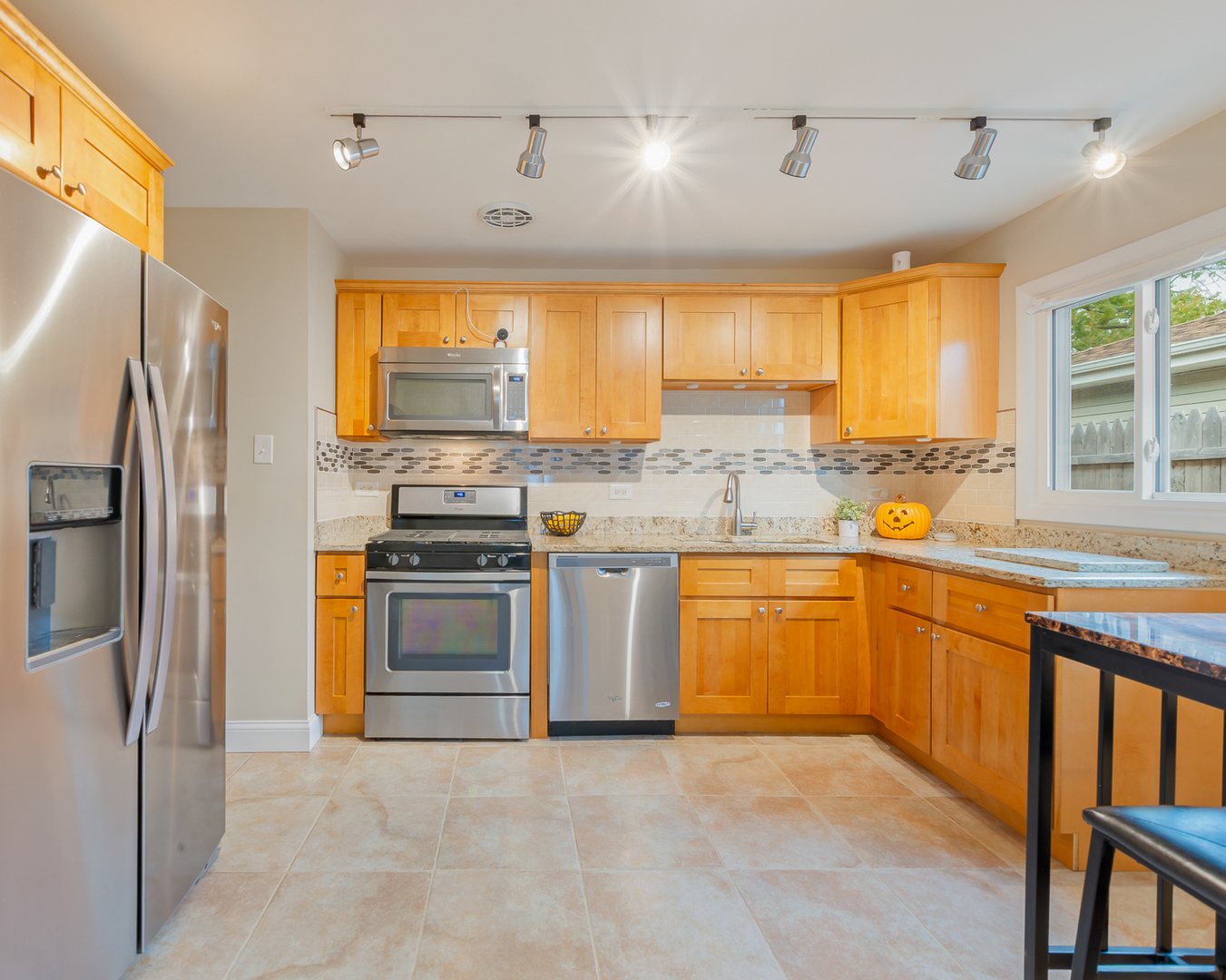 17157 Walter Street, Lansing, IL 60438