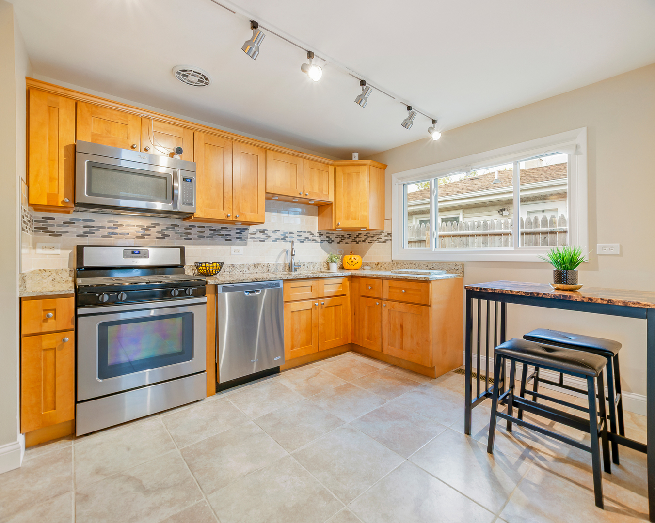 17157 Walter Street, Lansing, IL 60438