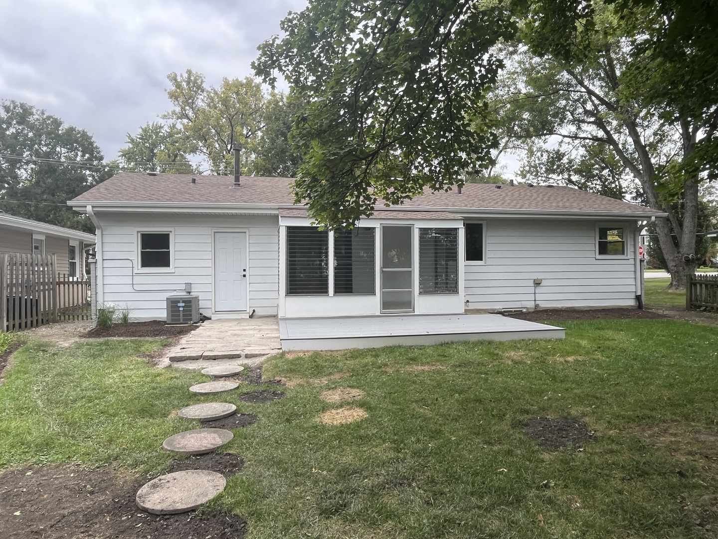 403 Burlington Avenue, Clarendon Hills, IL 60514