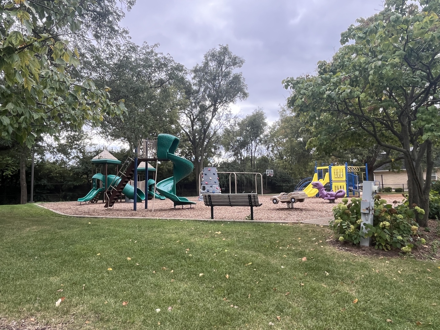 403 Burlington Avenue, Clarendon Hills, IL 60514