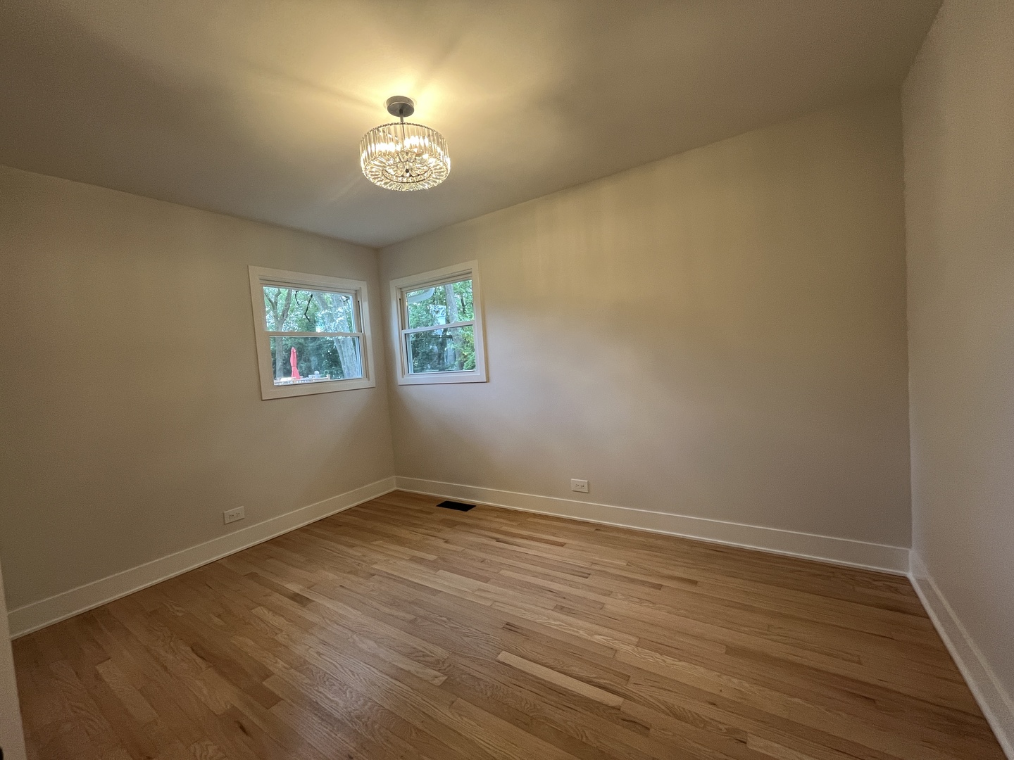 403 Burlington Avenue, Clarendon Hills, IL 60514