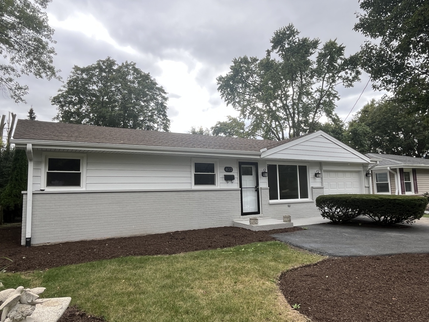 403 Burlington Avenue, Clarendon Hills, IL 60514