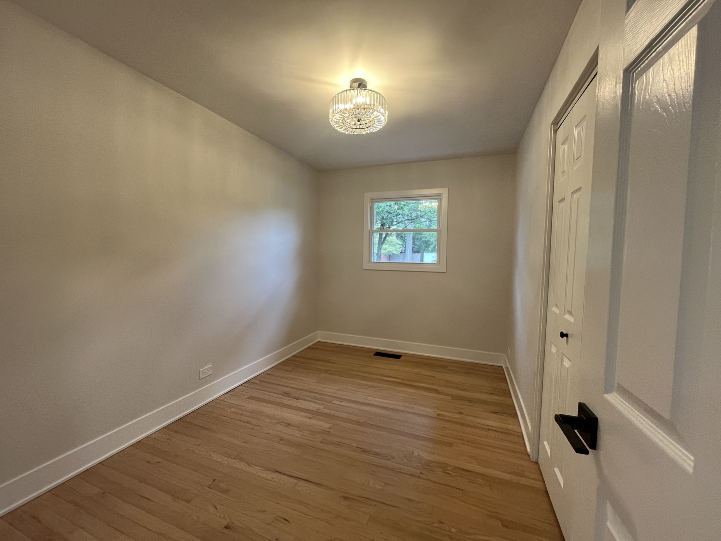 403 Burlington Avenue, Clarendon Hills, IL 60514