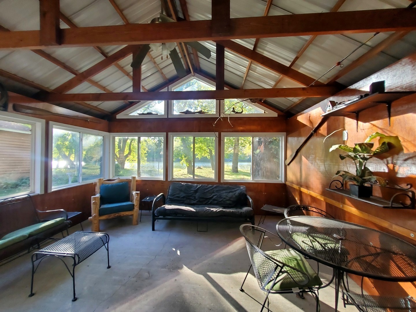 3413 E 2062nd Road, Ottawa, IL 61350