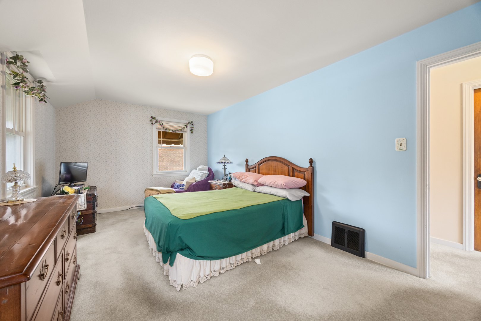 2230 Kensington Avenue, Westchester, IL 60154