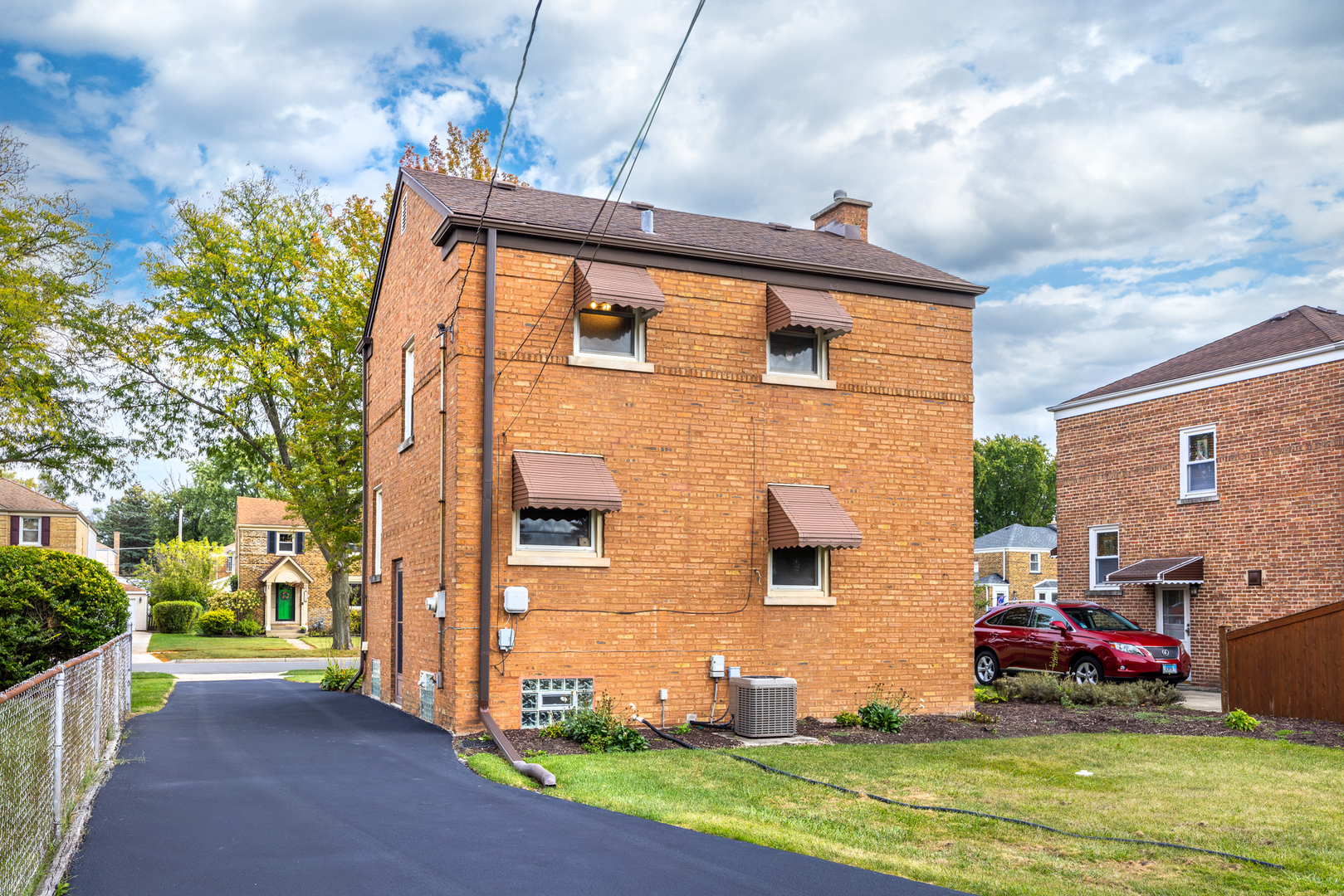 2230 Kensington Avenue, Westchester, IL 60154