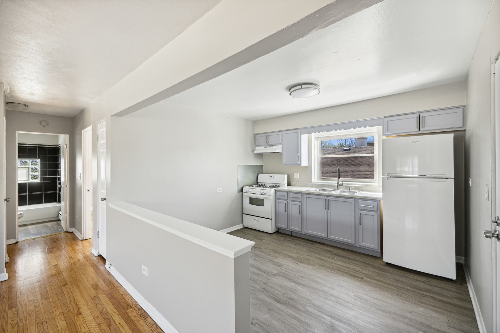 1924 S 16th Avenue, Broadview, IL 60155