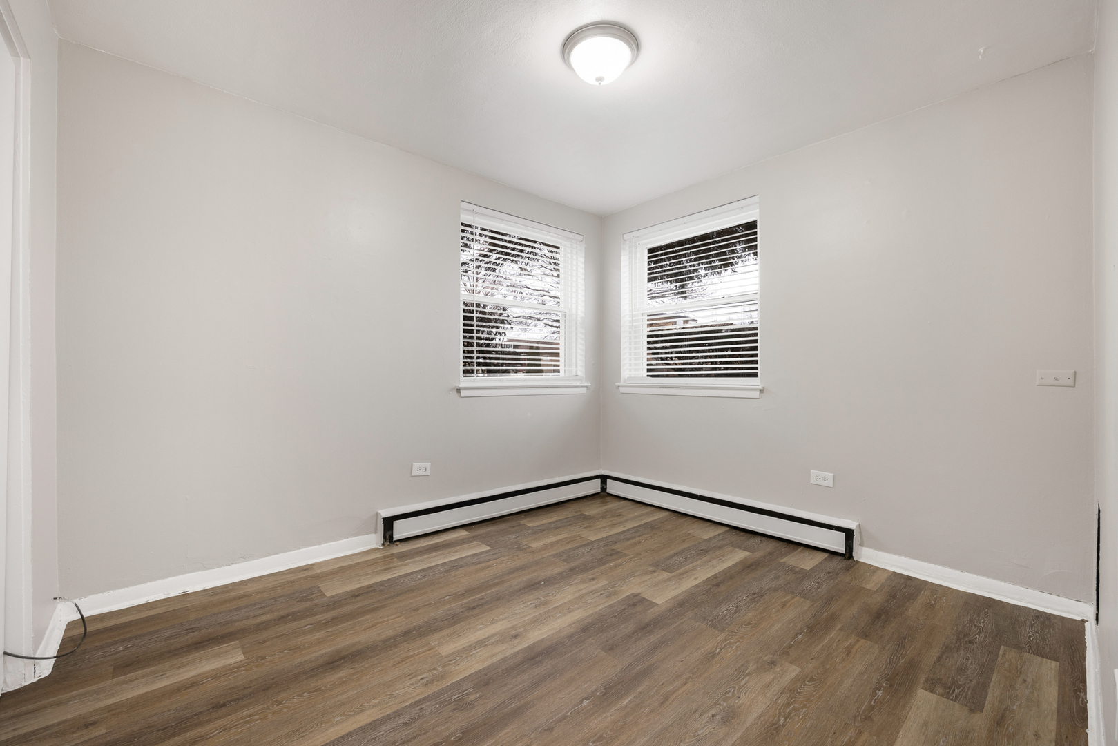 1924 S 16th Avenue, Broadview, IL 60155