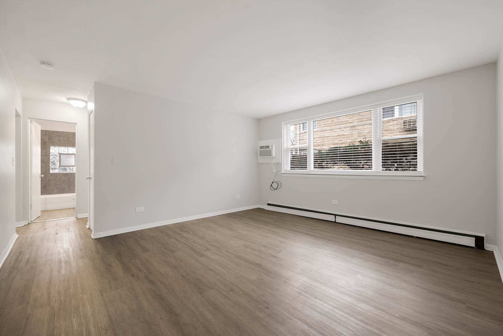 1924 S 16th Avenue, Broadview, IL 60155