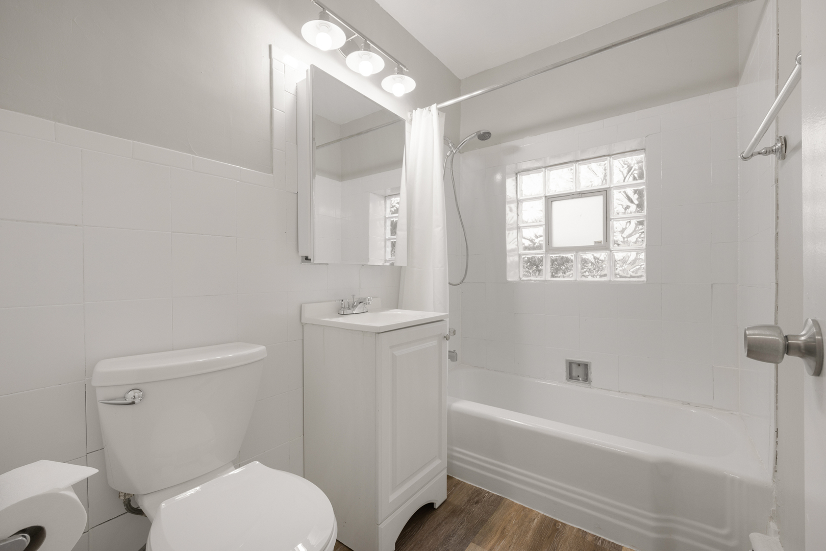 1924 S 16th Avenue, Broadview, IL 60155