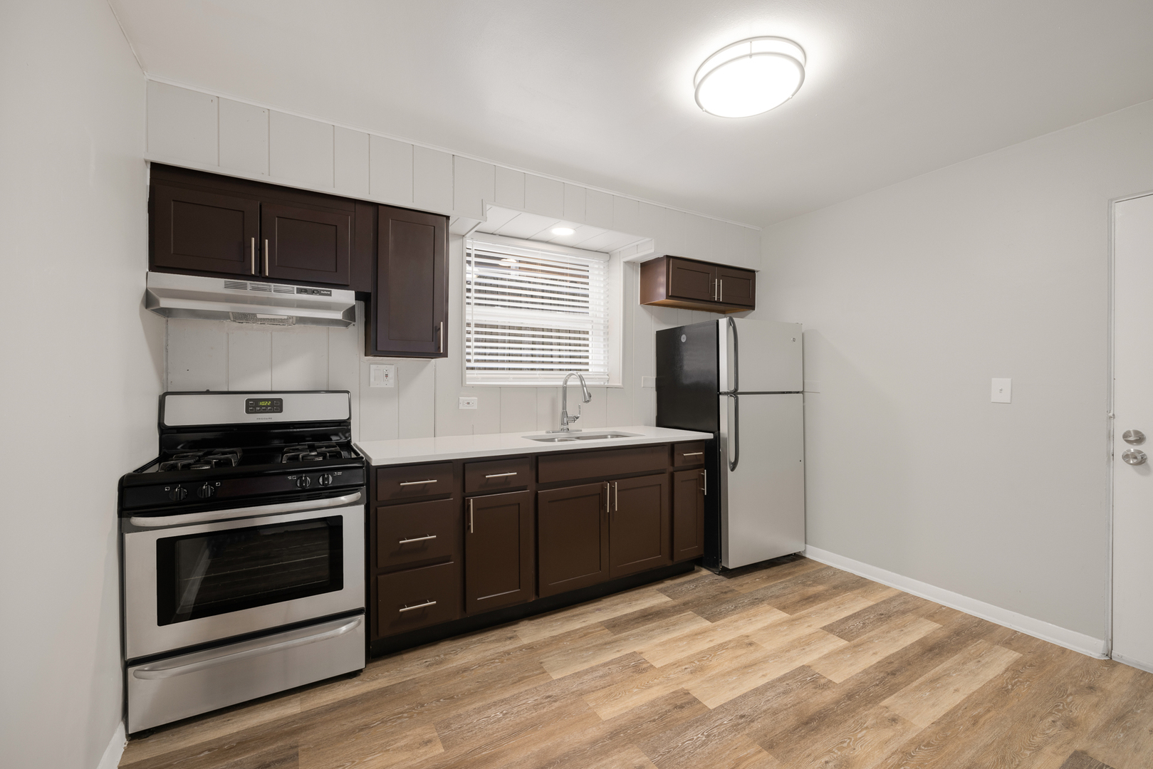 1924 S 16th Avenue, Broadview, IL 60155