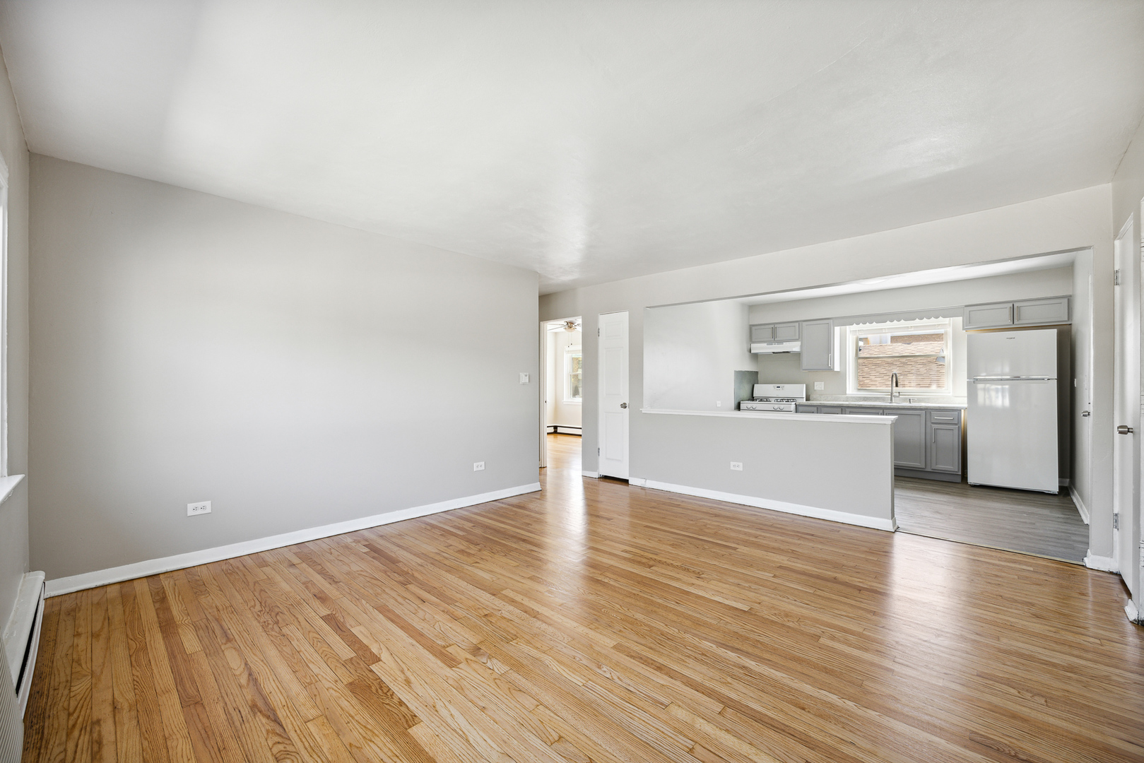 1924 S 16th Avenue, Broadview, IL 60155