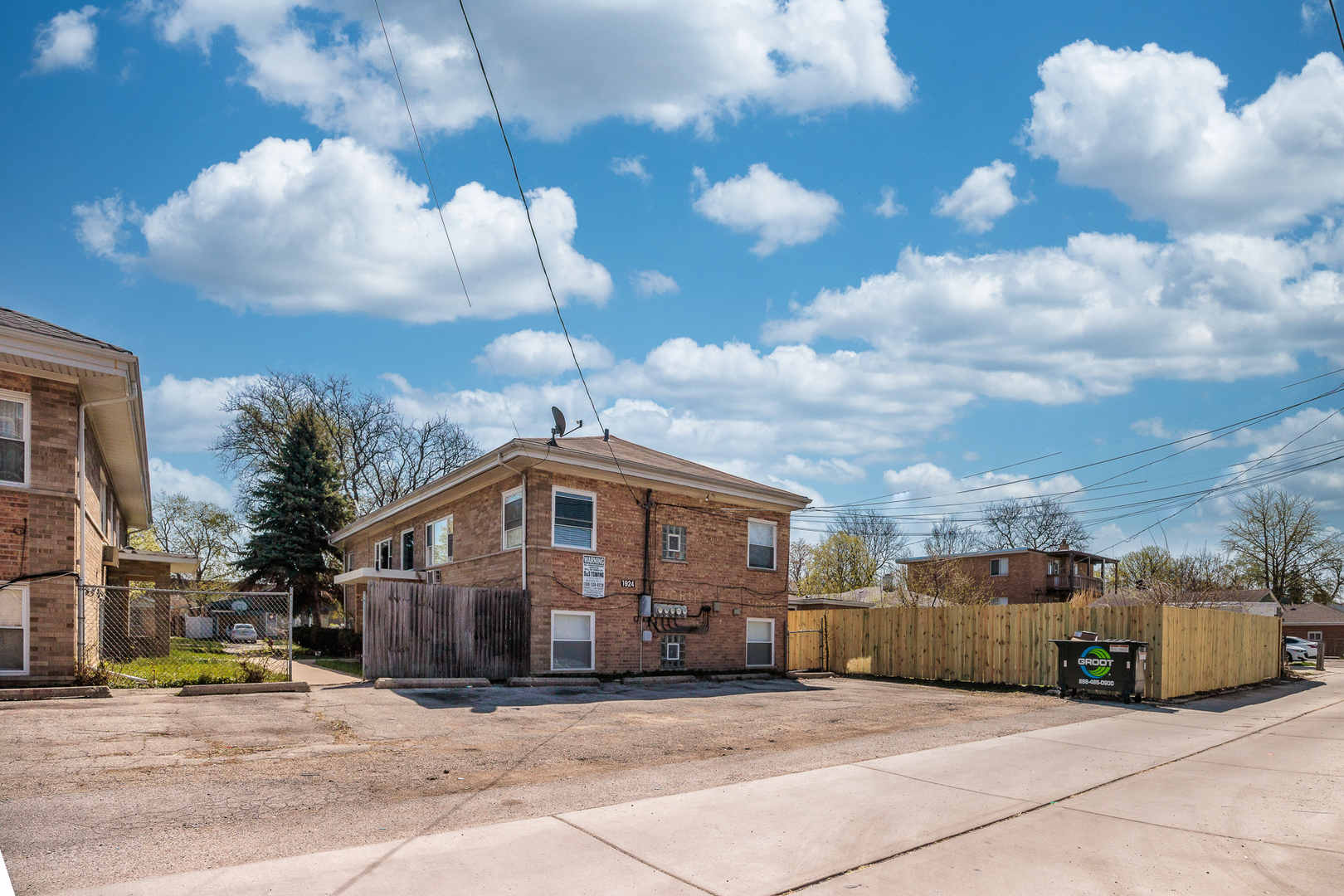 1924 S 16th Avenue, Broadview, IL 60155